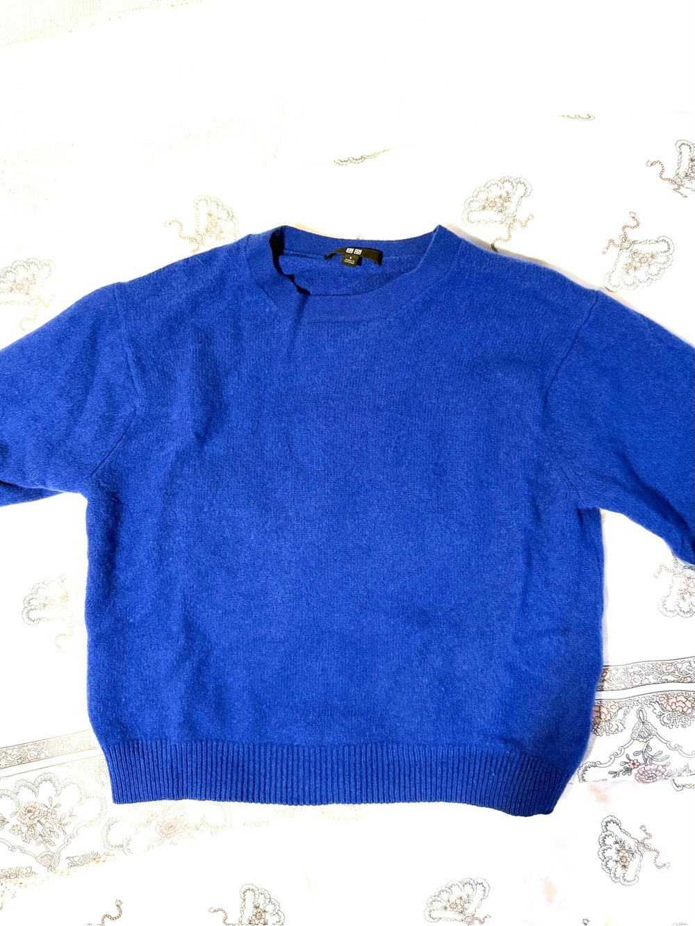 Uniqlo Women's Bright Blue Crewneck Sweater